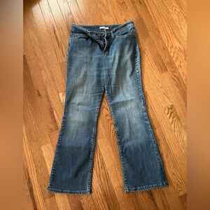 Lee Riders mid rise boot cut size 8 petite. A